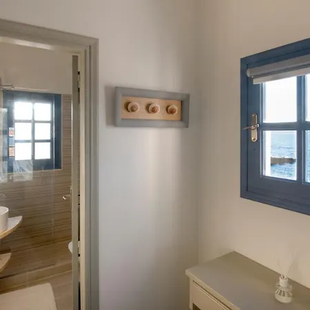 別荘 Thalassa Seafront Superb 1bd House In ナウサ