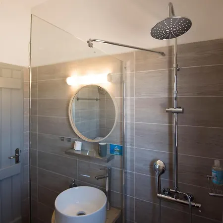 Thalassa Seafront Superb 1bd House In * ナウサ