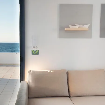 別荘 Thalassa Seafront Superb 1bd House In ナウサ