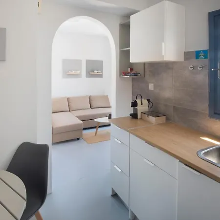 Thalassa Seafront Superb 1bd House In * ナウサ